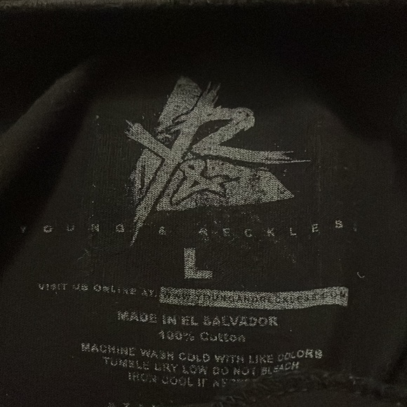 Young and reckless Tee - Picture 4 of 4